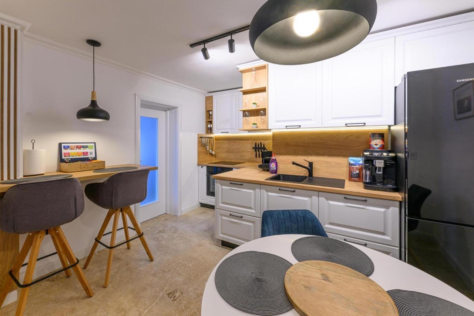 Five Stars Apartment Тімішоара Екстер'єр фото