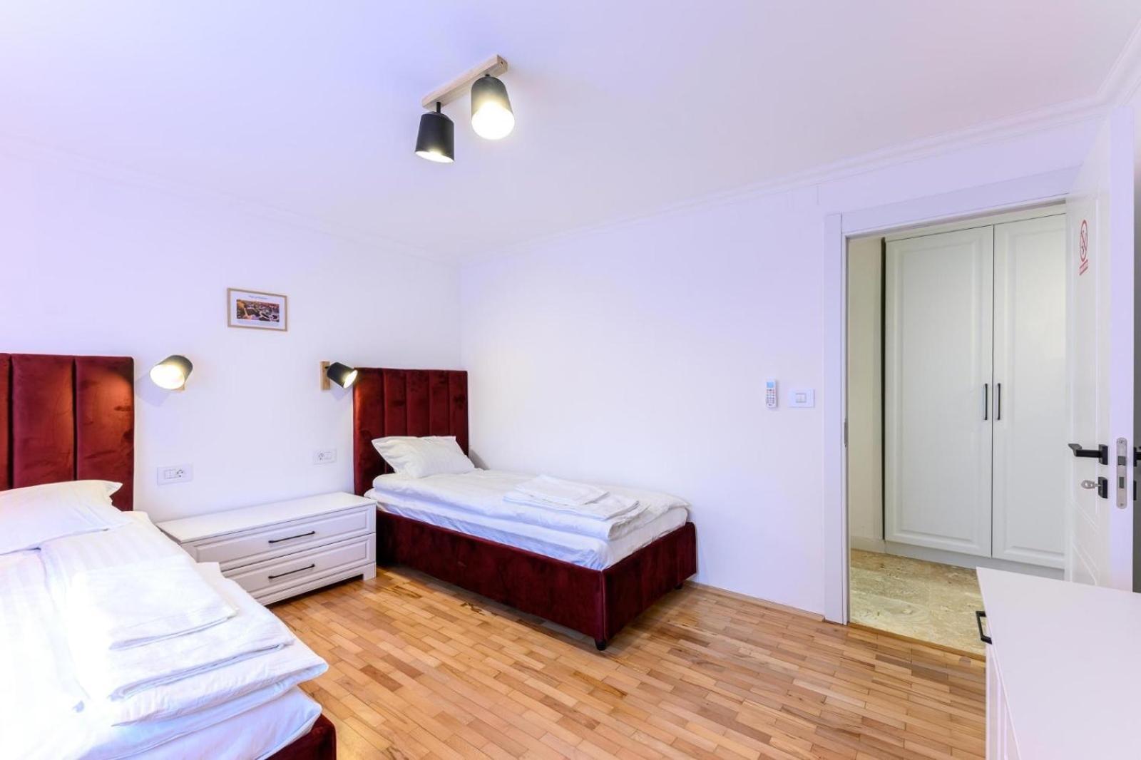 Five Stars Apartment Тімішоара Екстер'єр фото